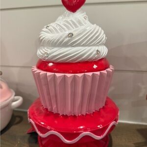 New! Light-up Cupcake with stand and heart on top